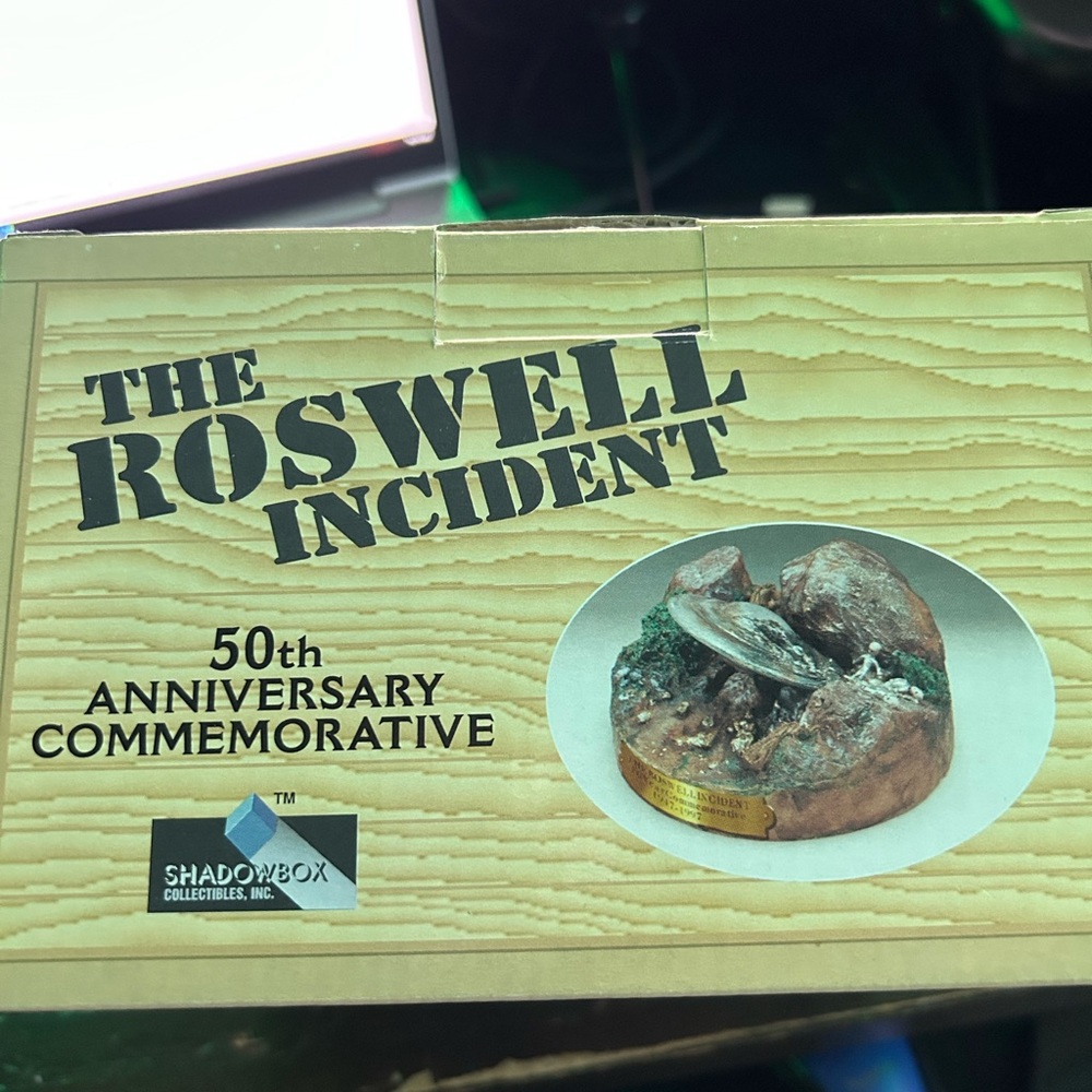 Rare Roswell incident diorama
